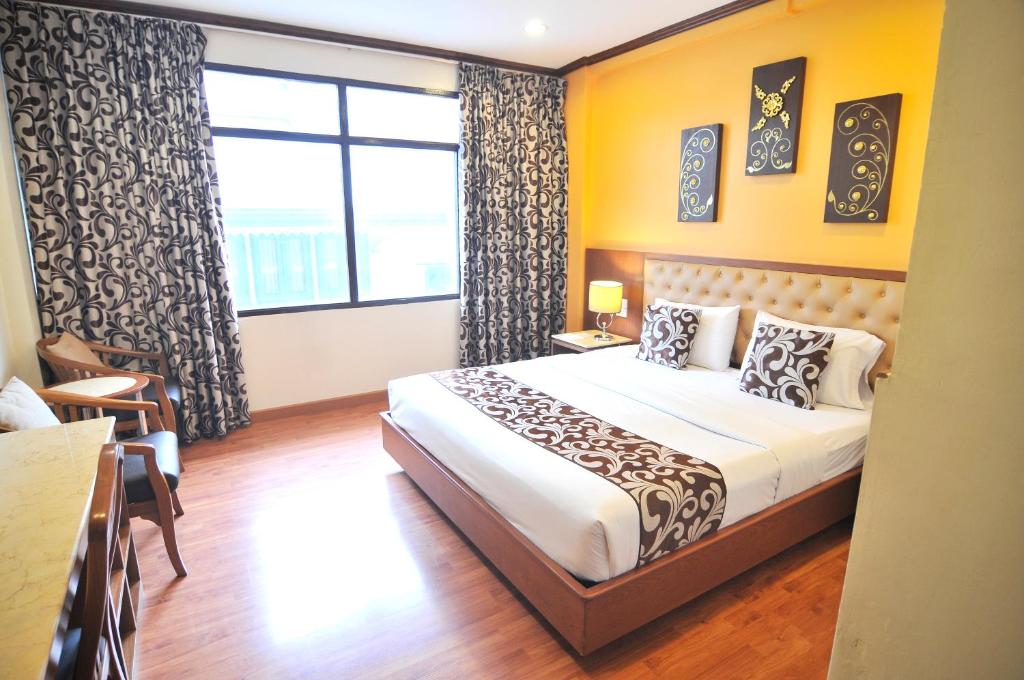 
Twin Room with Pool View
