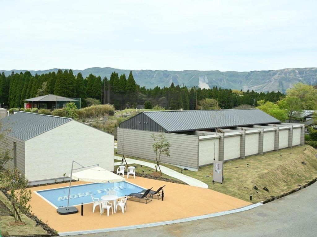 Nespecifikovaný výhled na hory nebo výhled na hory při pohledu z hotelu