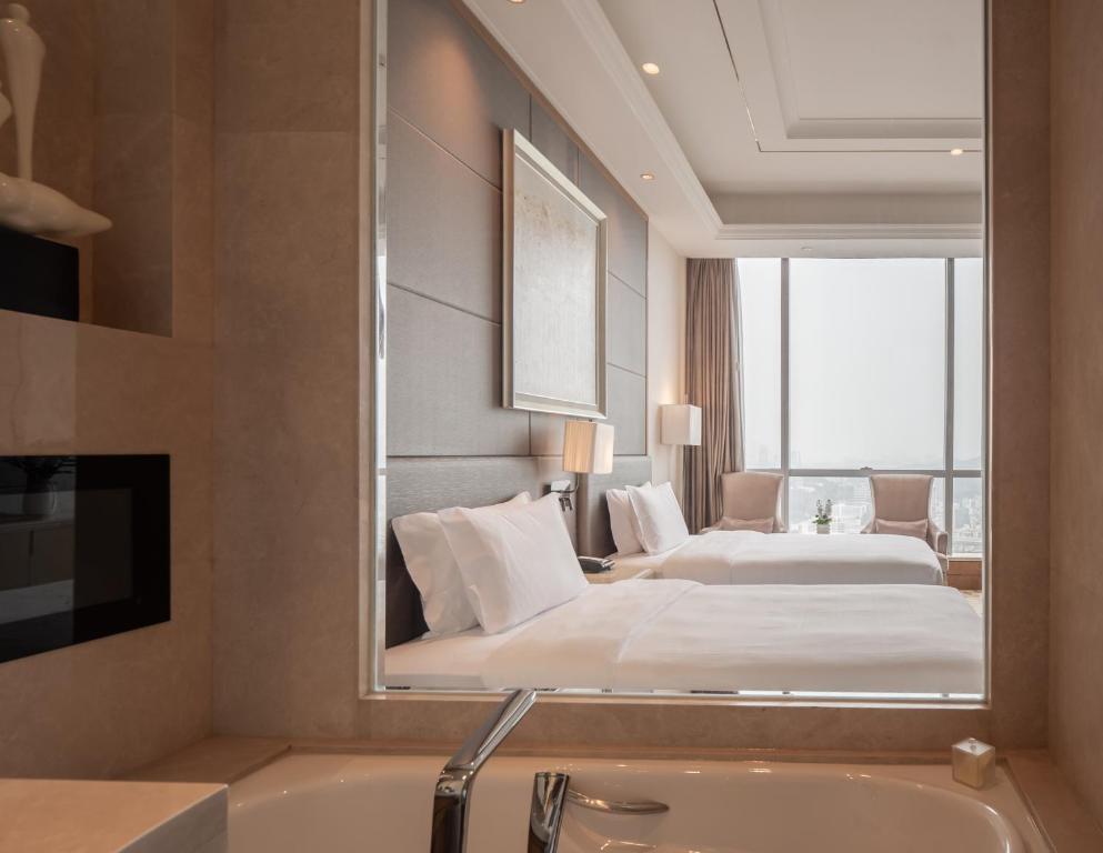 DoubleTree by Hilton Guangzhou-Free Shuttle Bus to Canton Fair Complex & Overseas Buyer Registration Services during Canton Fair Period - Executive Twin Room - Lounge Access