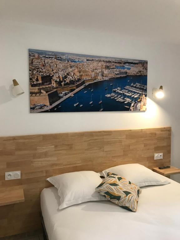 
One-Bedroom Apartment with City View
