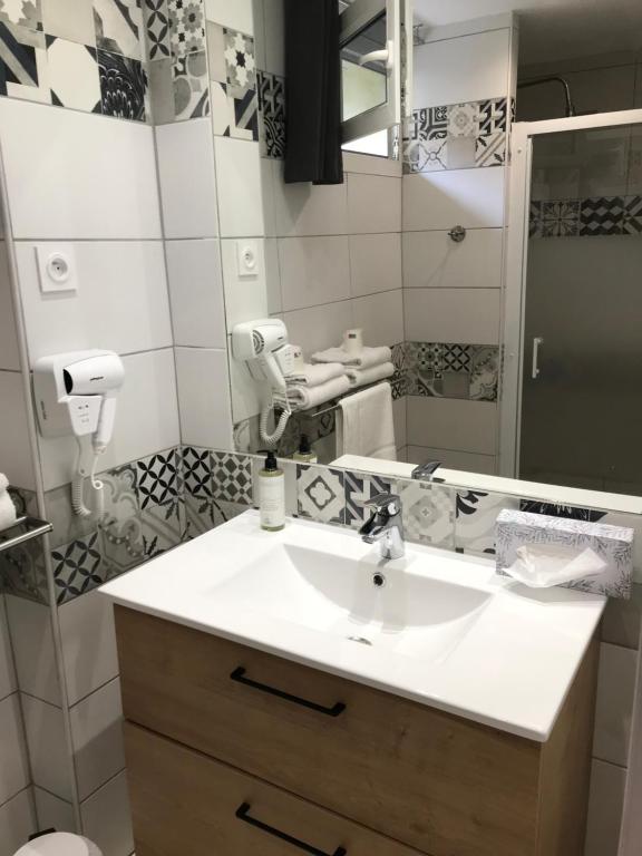 Privilège Hôtel & Apparts Eurociel Centre Comédie - Resim 3