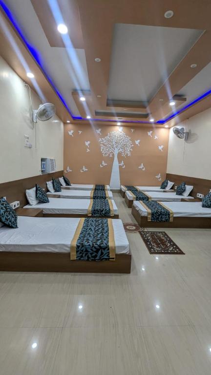Hotel Shakuntla Palace - 阳台的家庭房