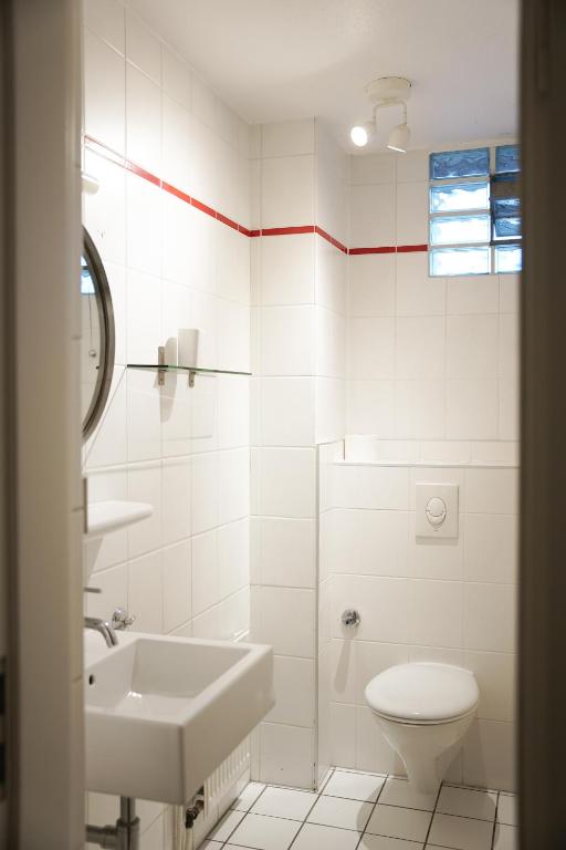 urraum Hotel - Habitación Gemela Con Baño Compartido