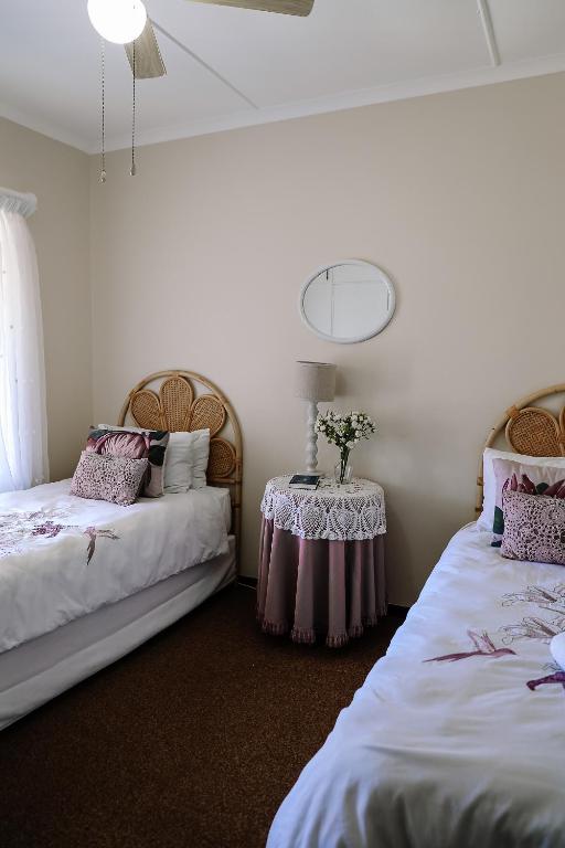 Die C Skulp - Twin Room With Shared Bathroom
