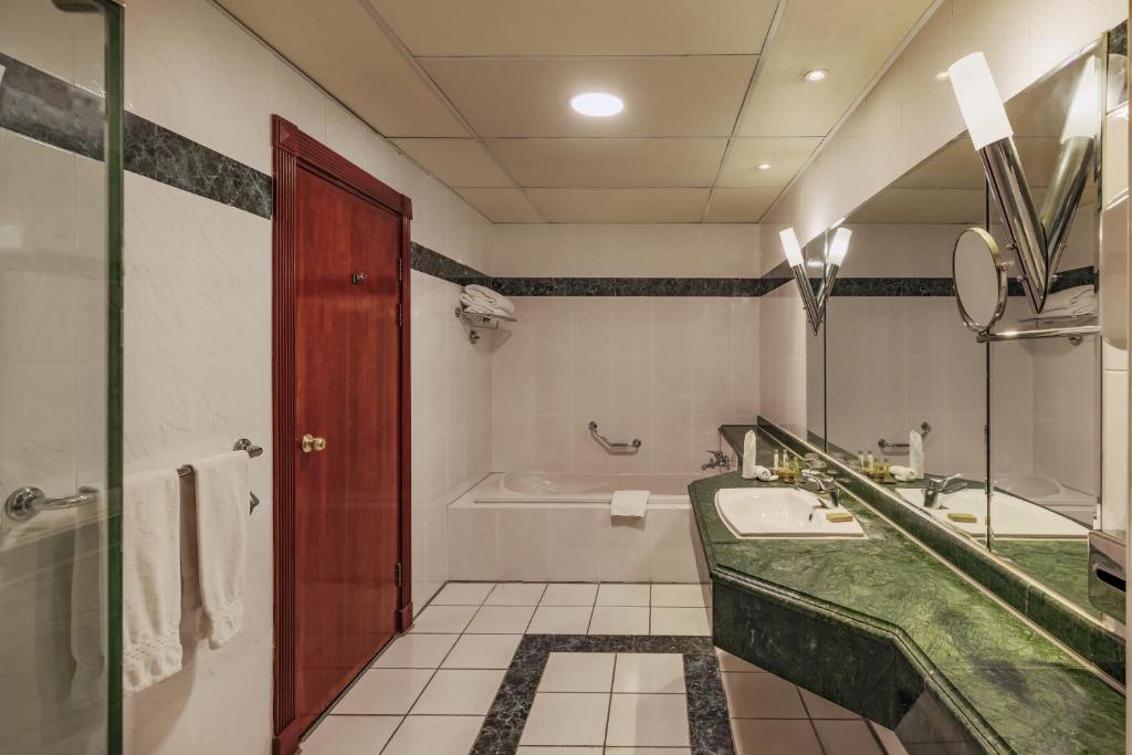 Hilton Pyramids Golf - 2