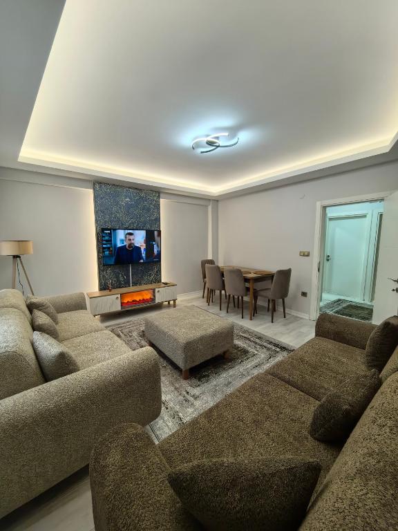 A seating area at Big Orange Hotel Old City