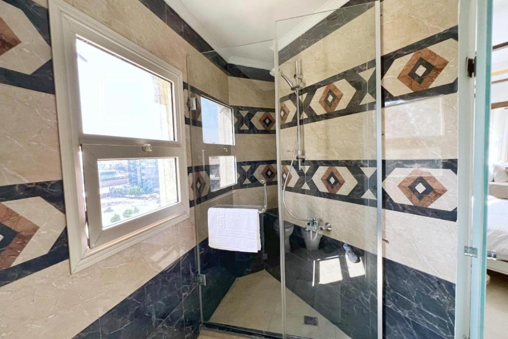 ห้องน้ำของ Cleopatra Pyramids Elite