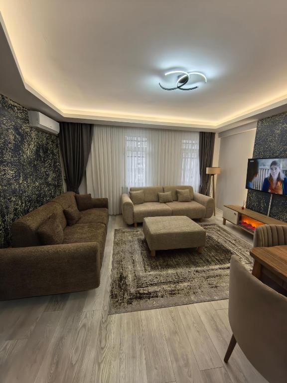 A seating area at Big Orange Hotel Old City
