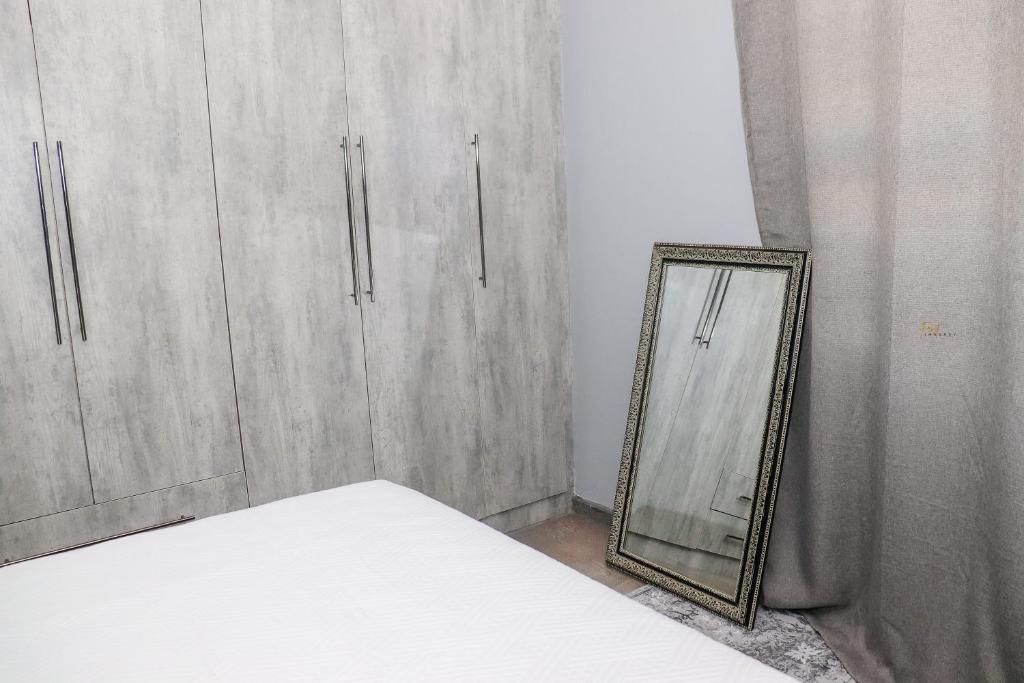 Postel nebo postele na pokoji v ubytování Centrally Located Luxurious Unit in CBD