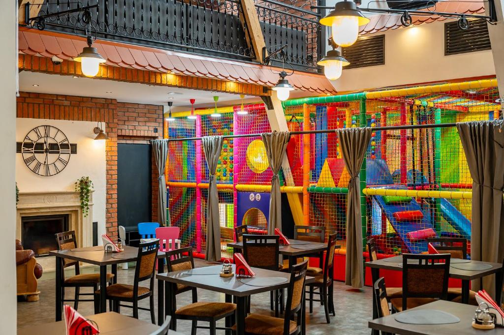 Hotel Dworski Galaktyczny Park - Resim 5