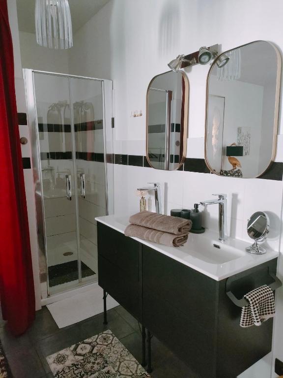 Koupelna v ubytování La Suite 27, proche gare et centre ville