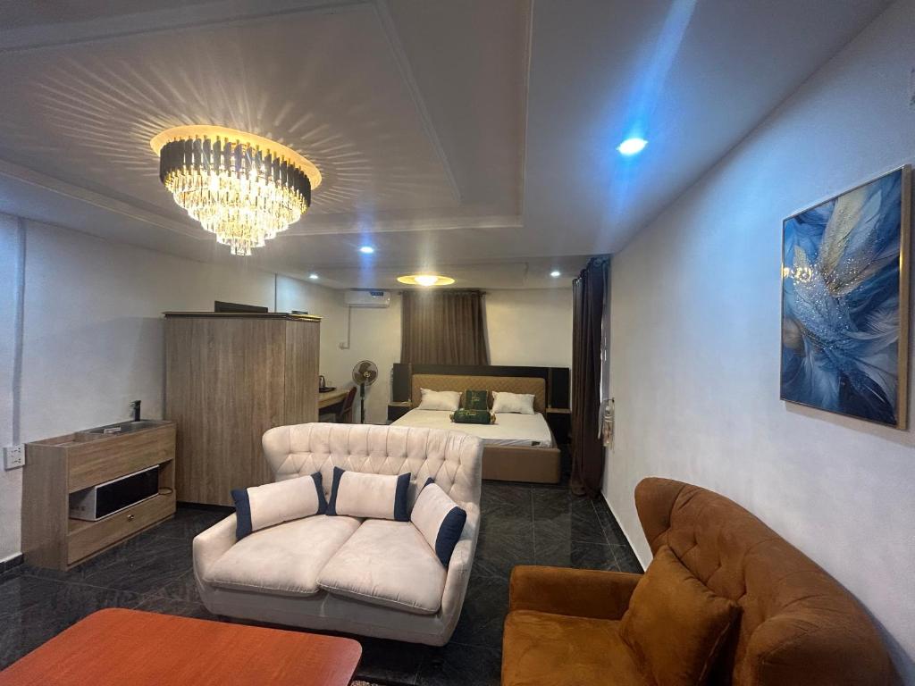 Posezení v ubytování The Luxe Apartment