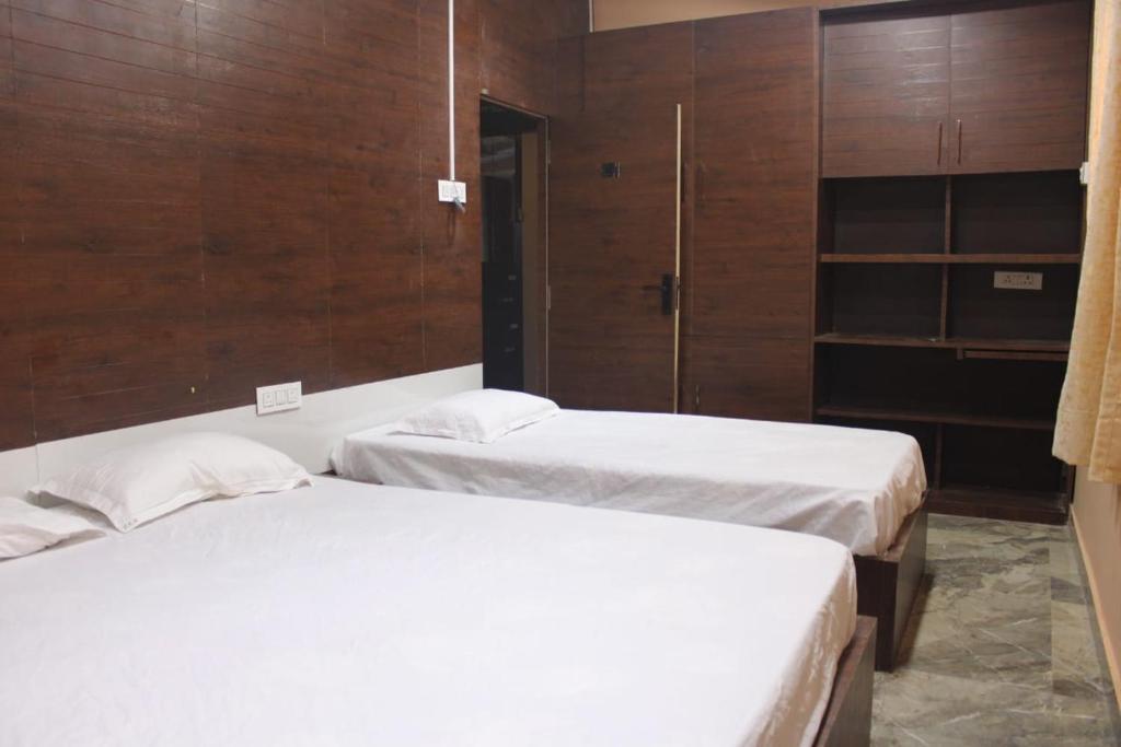 Postel nebo postele na pokoji v ubytování Park Royale Hotel