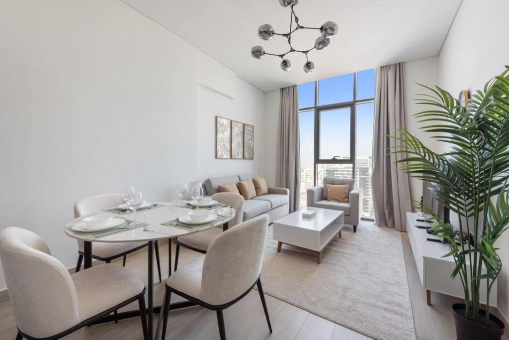 Cozy 2-Bedroom Apartment in Fawad Azizi Residence, Dubai (updated ...