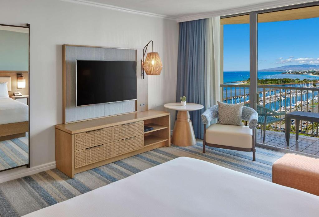 Hilton Hawaiian Village Waikiki Beach Resort - King Room - Lagoon View