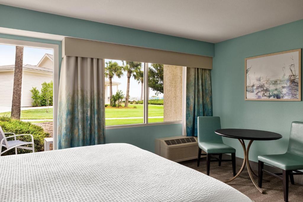 Holiday Inn Resort Jekyll Island, an IHG Hotel - Queen Room Met Twee Queensize Bedden