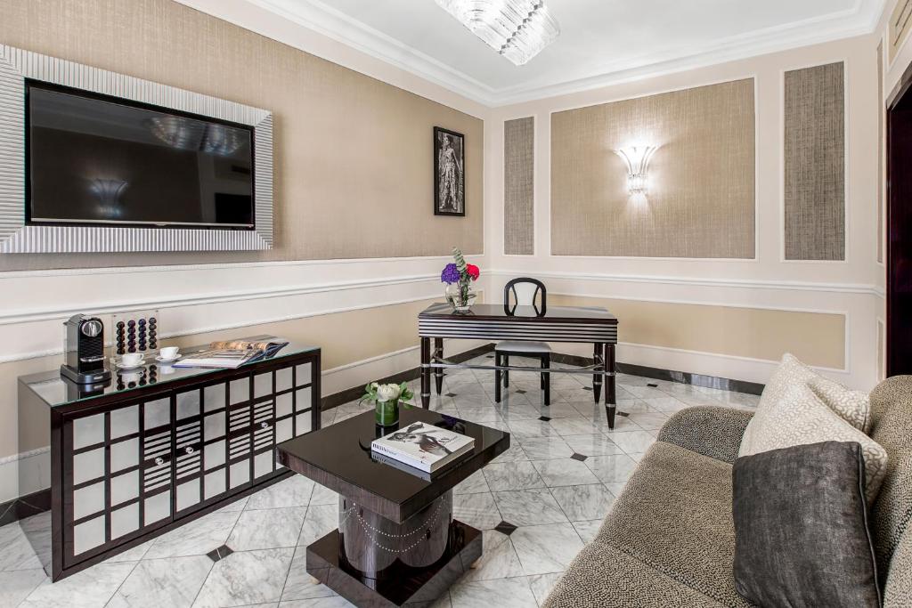 Baglioni Hotel Regina - The Leading Hotels of the World - جناح الأسرة