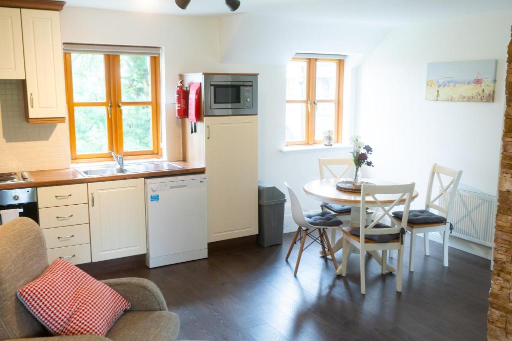 Kuchyň nebo kuchyňský kout v ubytování Burren Court Lodge