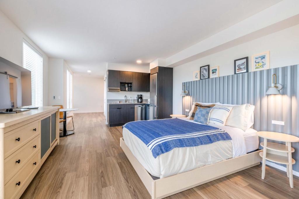 Kuchyň nebo kuchyňský kout v ubytování Marina Square Suites