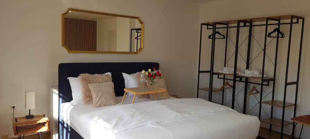Postel nebo postele na pokoji v ubytování Apartment with Terrace & Parking near Red Bull Ring, Nature & Relaxation