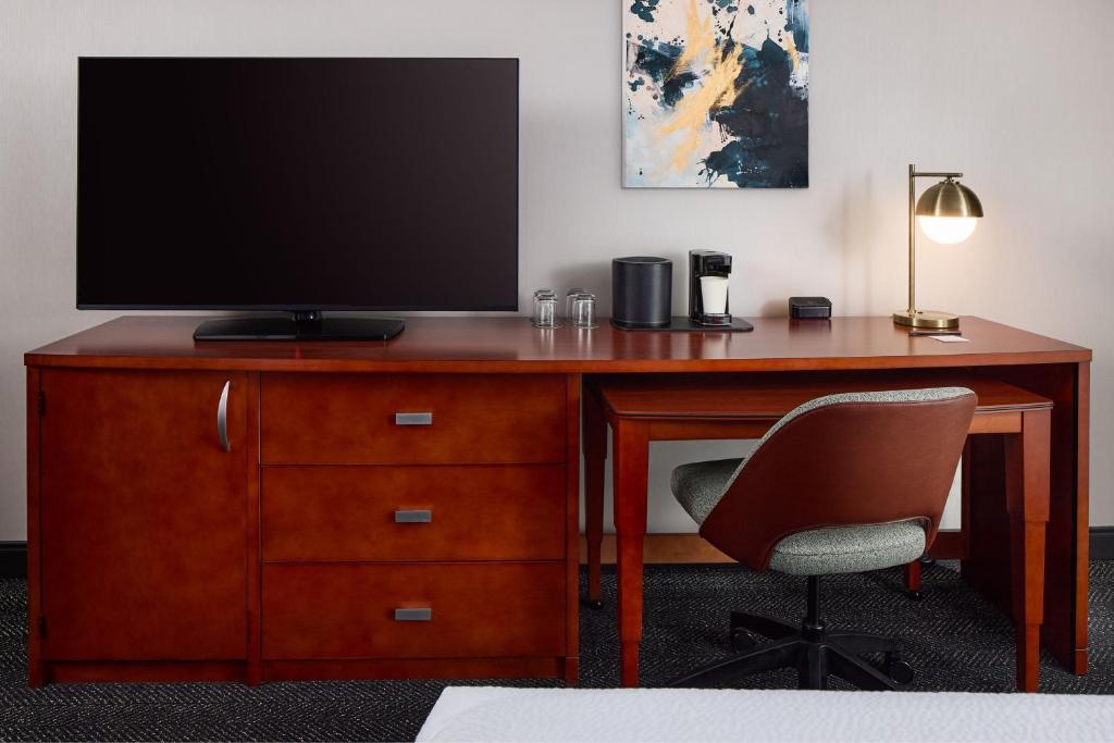Courtyard by Marriott Fort Collins - Queen Room With Two Queen Beds