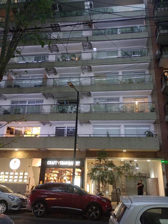 Το κτήριο όπου στεγάζεται  το διαμέρισμα