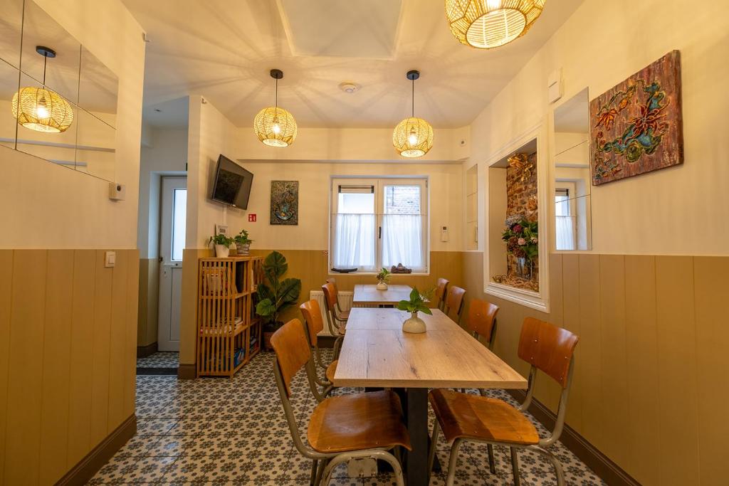 Μια τηλεόραση ή/και κέντρο ψυχαγωγίας στο De Moriaan Antwerp Historic Center