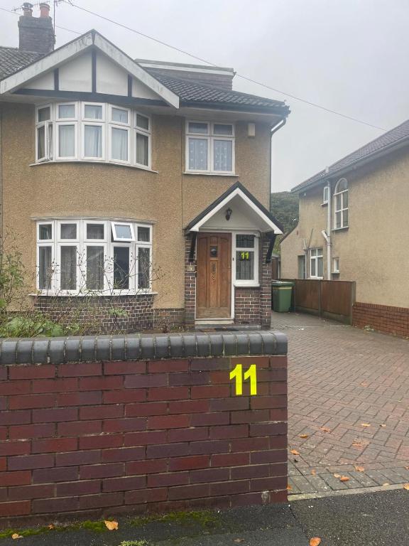 Bright Room near Southmead - Double Room With Garden View