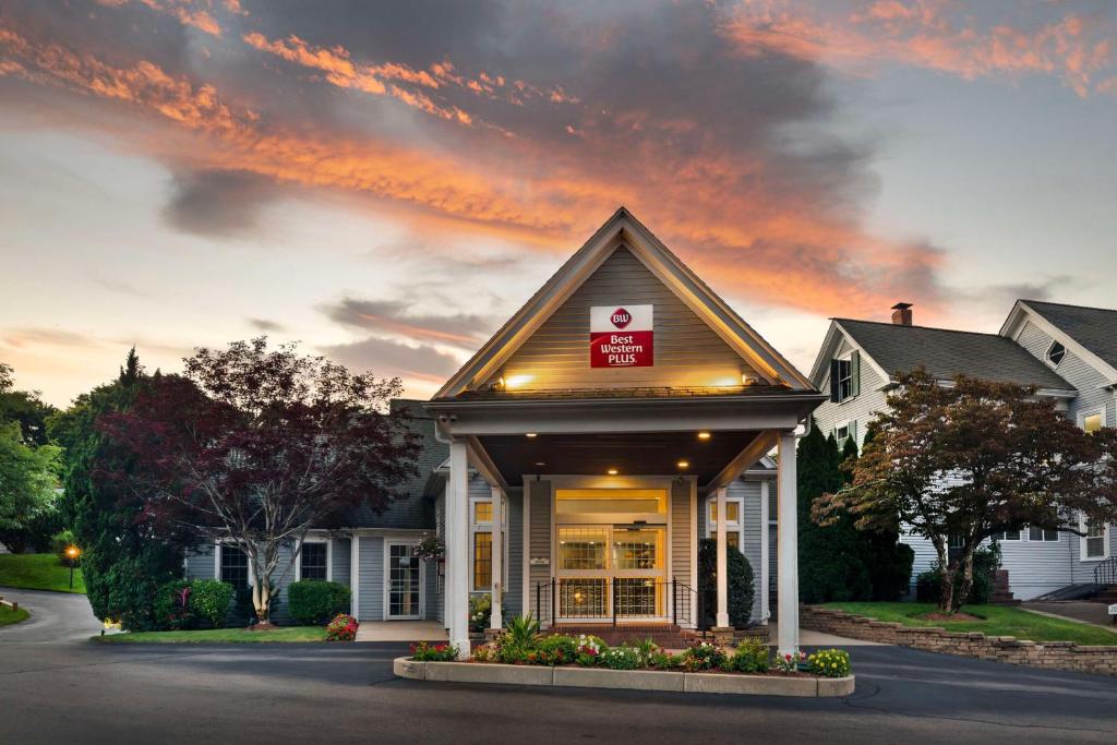 Best Western PLUS Cold Spring