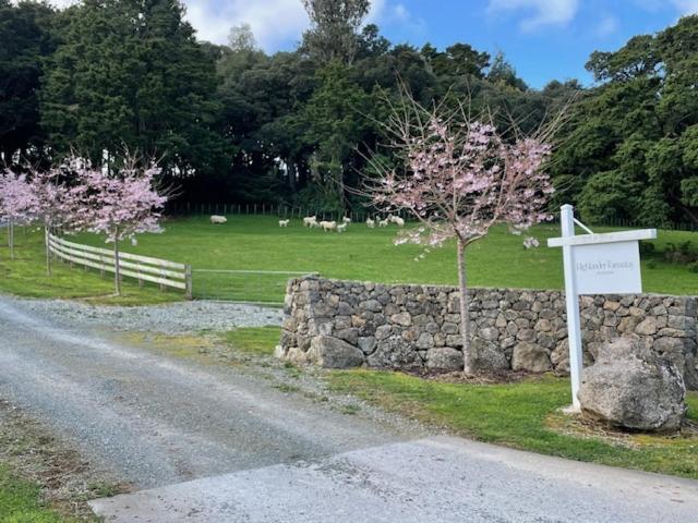 Highlander Farmstay - Cabins - Resim 42