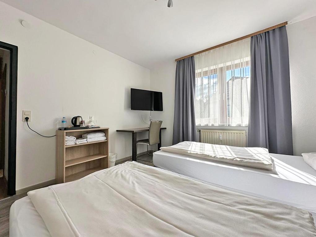 Hotel Rennekamp - Tweepersoonskamer Met Gedeelde Badkamer