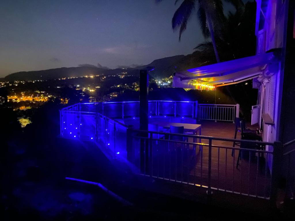 Fotografie z fotogalerie ubytování Bel appartement avec piscine privée et vue exceptionnelle v destinaci Gourbeyre