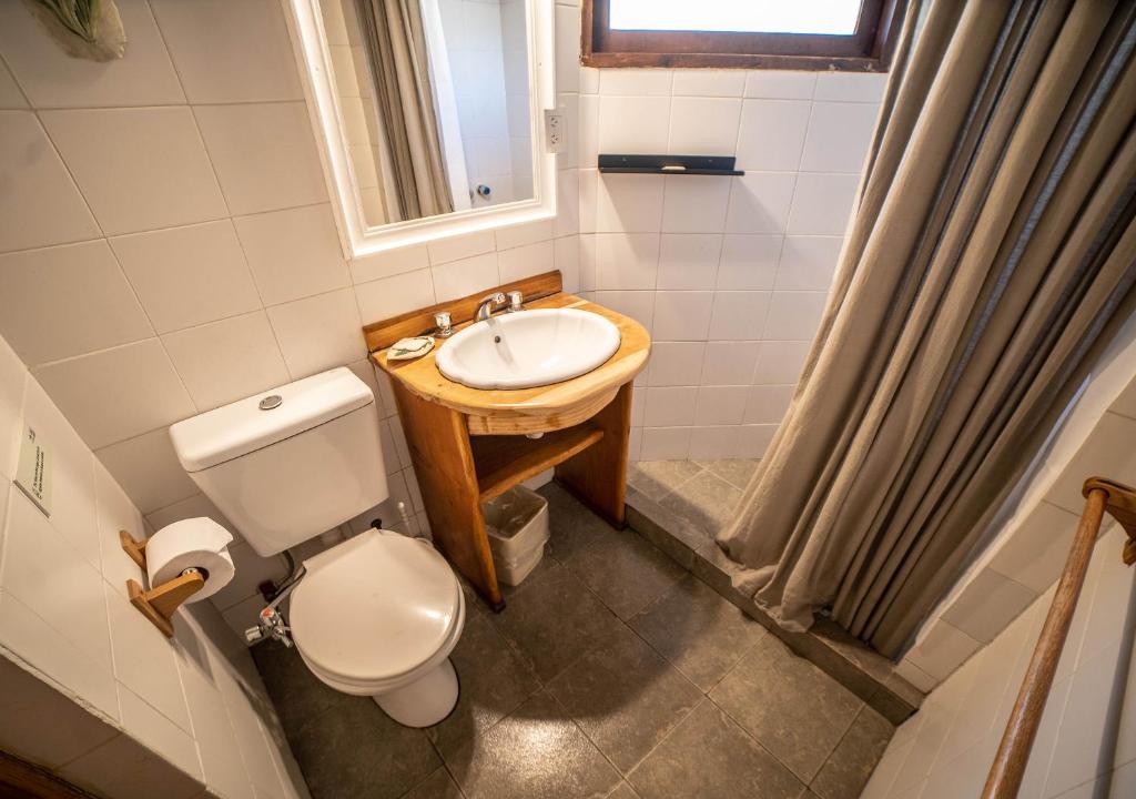Koupelna v ubytování Ruma Andina by DOT Cabana