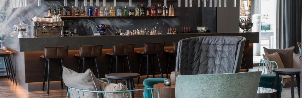 Lounge nebo bar v ubytování Motel One Leipzig-Nikolaikirche