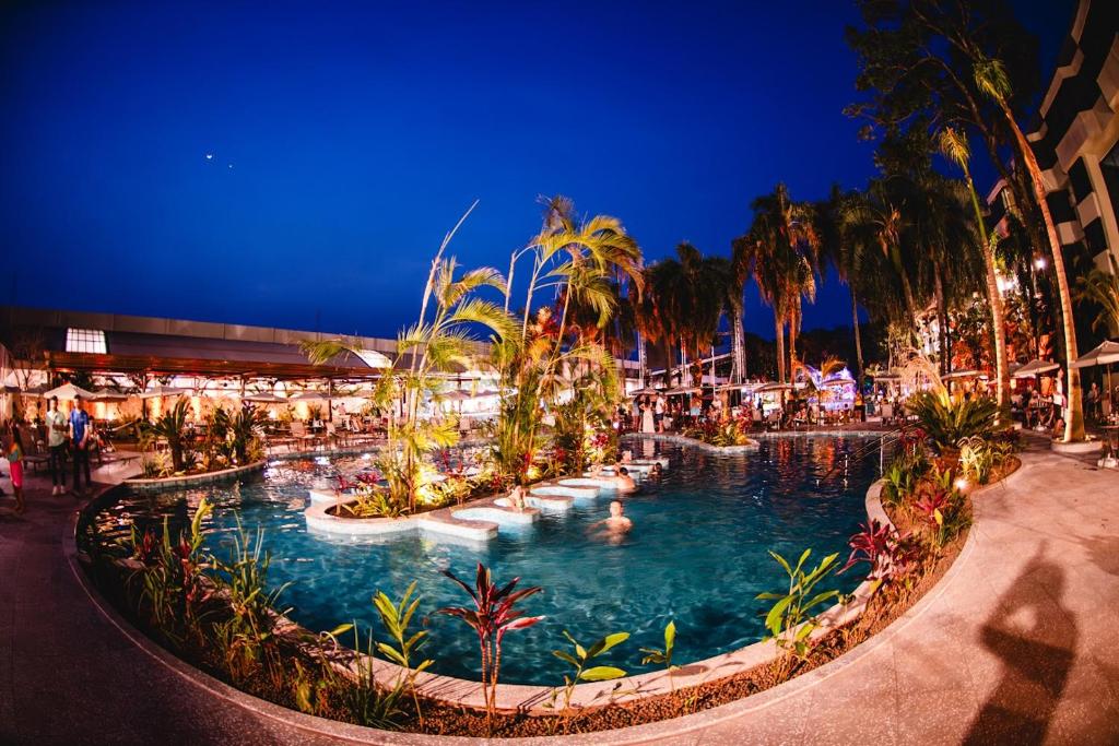 Bazén v ubytování Rafain Palace Hotel & Convention Center nebo v jeho okolí
