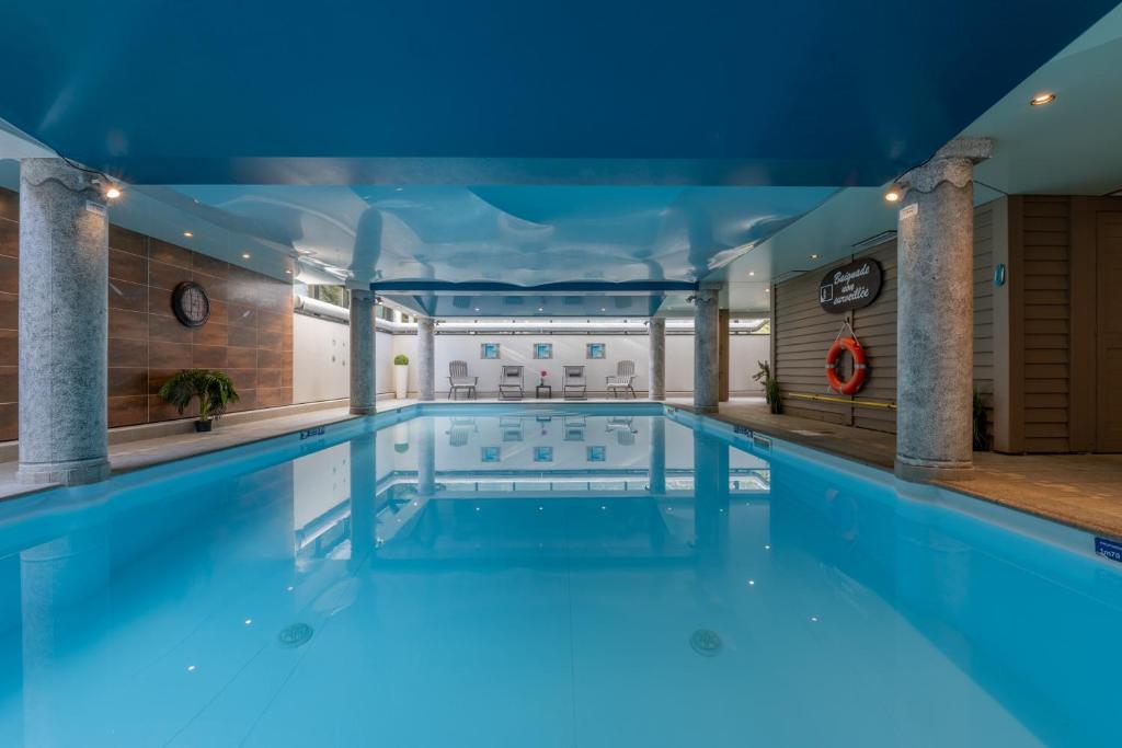 Bazén v ubytovaní La Ginabelle - Sauna & Swimming pool - Happy Rentals alebo v jeho blízkosti