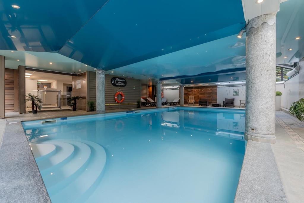 Bazén v ubytovaní La Ginabelle - Sauna & Swimming pool - Happy Rentals alebo v jeho blízkosti