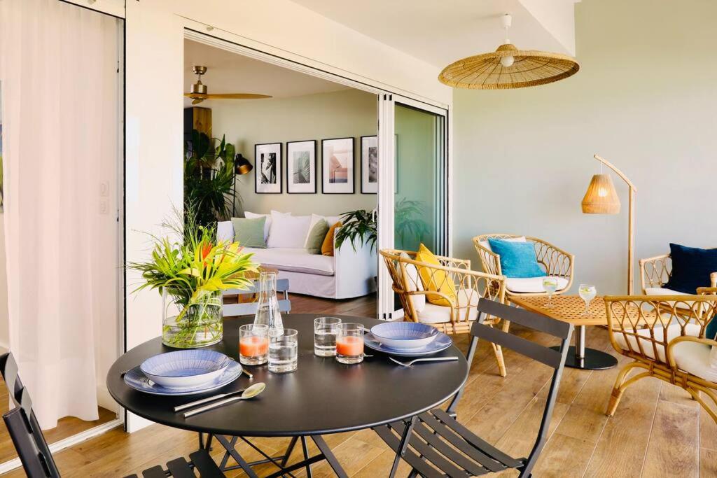 Posezení v ubytování Appartement Etang Zabricot - Vue sur la Marina
