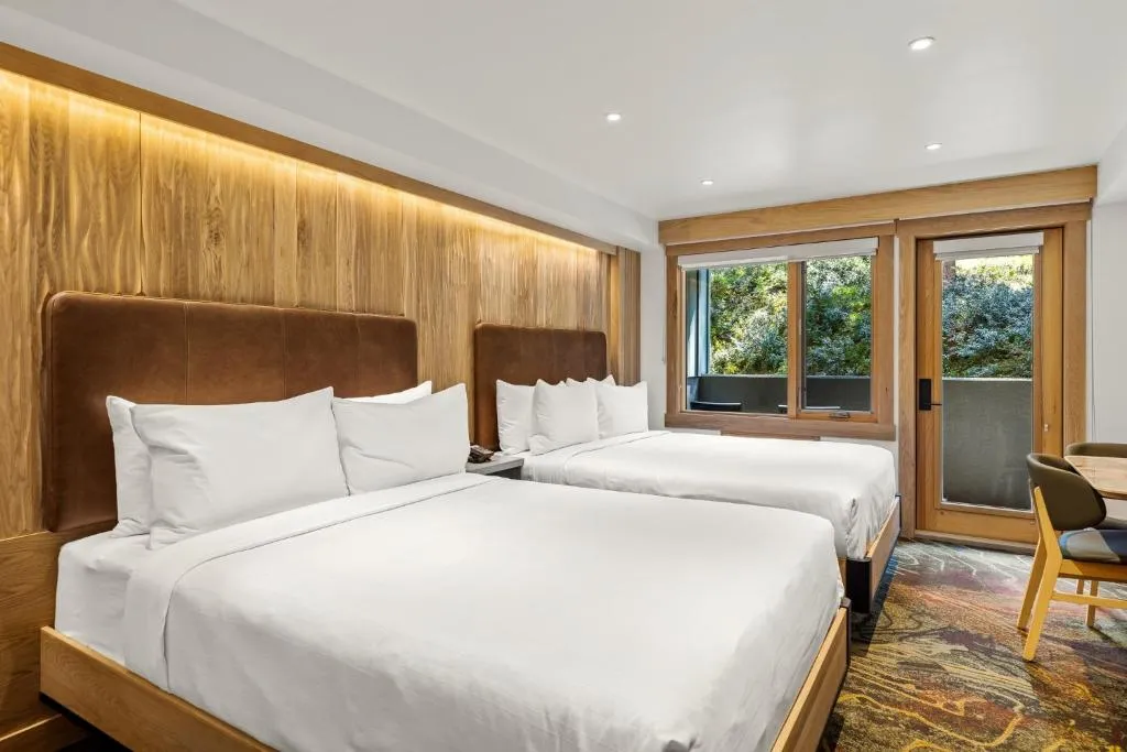 Superior Two Queen Room