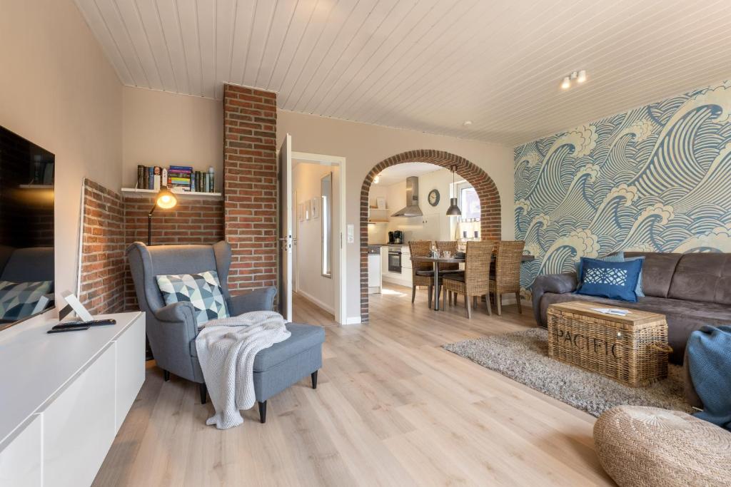 Ferienhaus Haus am Teich, Hooksiel (updated prices 2025)