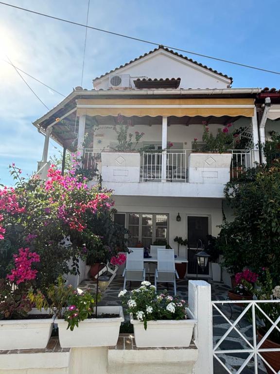 Gallery image of Marias Apartments in Vasiliká