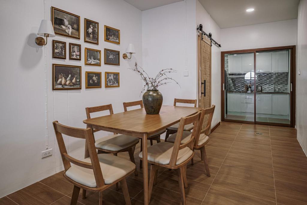 Fotografie z fotogalerie ubytování Sunstone Villa Chanthaburi v destinaci Chanthaburi