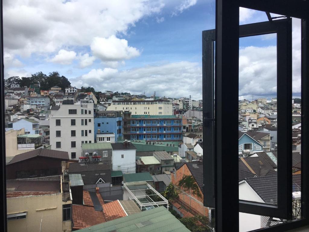 Nespecifikovaný výhled na destinaci Dalat nebo výhled na město při pohledu z hotelu
