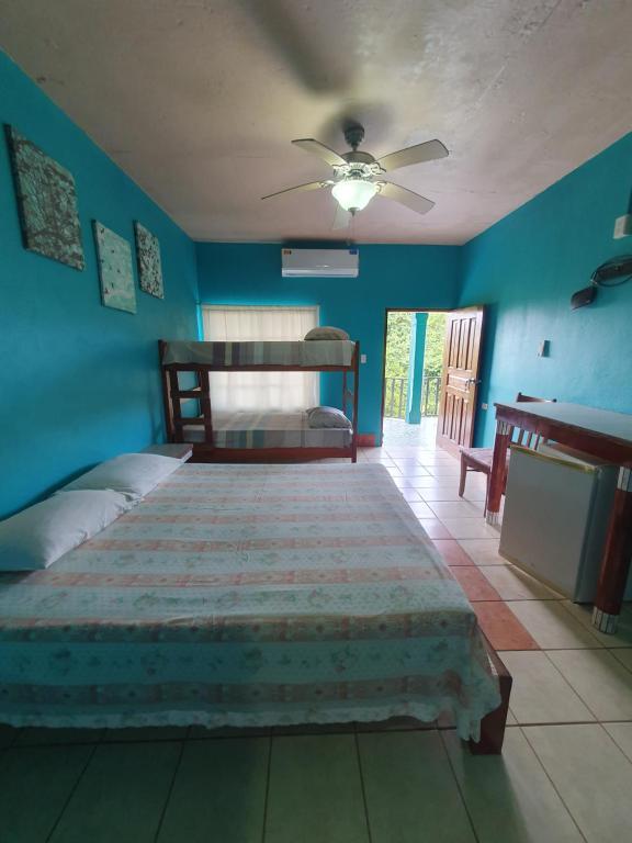 River Park Inn - Habitación Triple Básica