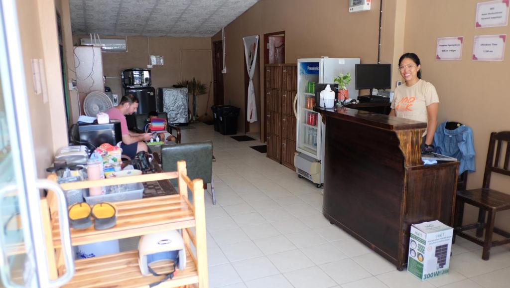 Kuchyň nebo kuchyňský kout v ubytování Sharky's Hostel