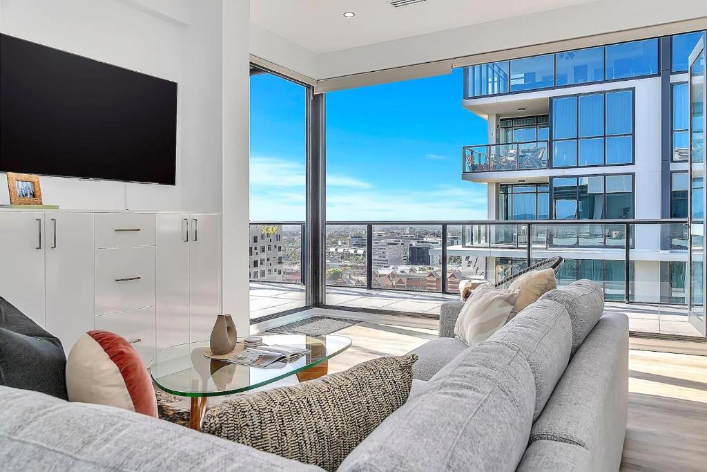 View of 33 Luxury Penthouses with Major Opulence