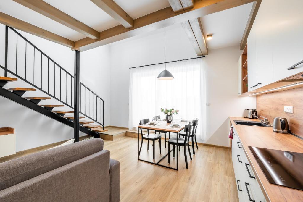 Kuchyň nebo kuchyňský kout v ubytování Apartmány Lošov