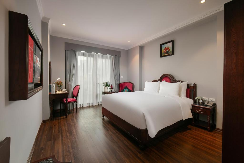 Serene Central Hotel - Suite Con Balcone