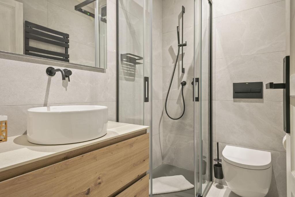 A bathroom at Luderna - Casa con jardín Bedrera