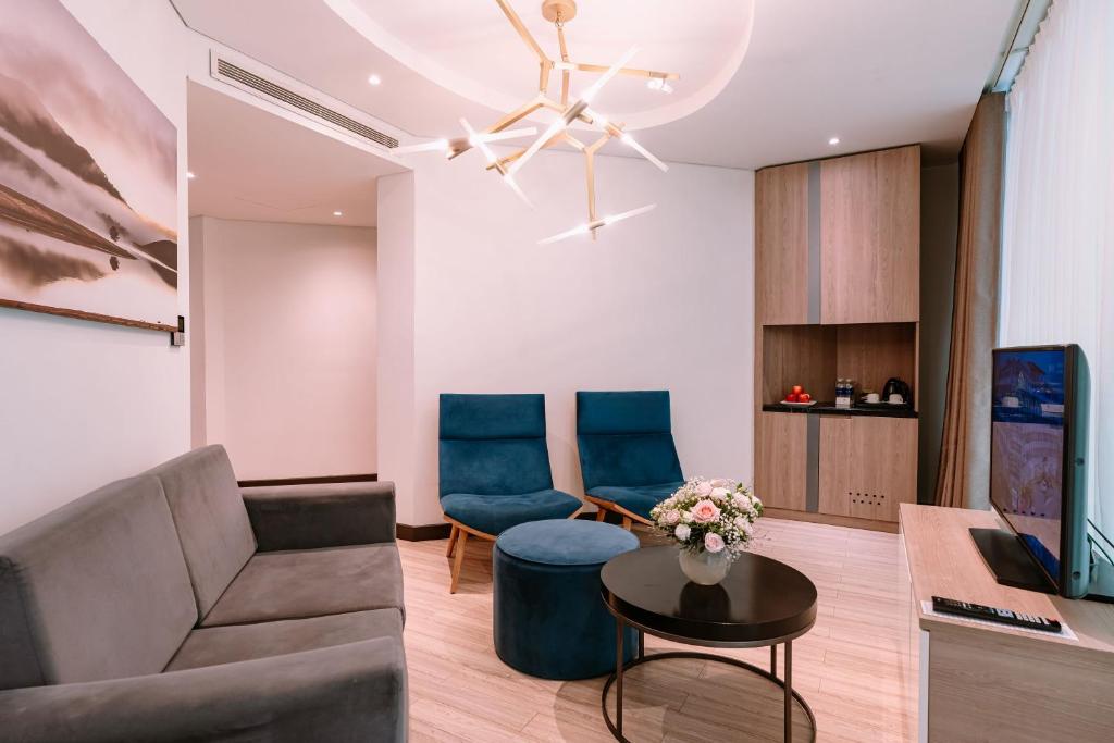 Family Room with Balcony with Free Herbal Foot Bath 15 mins